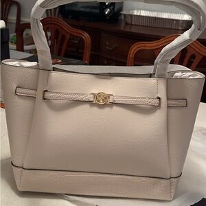 Michael Kors purse (Brand New)